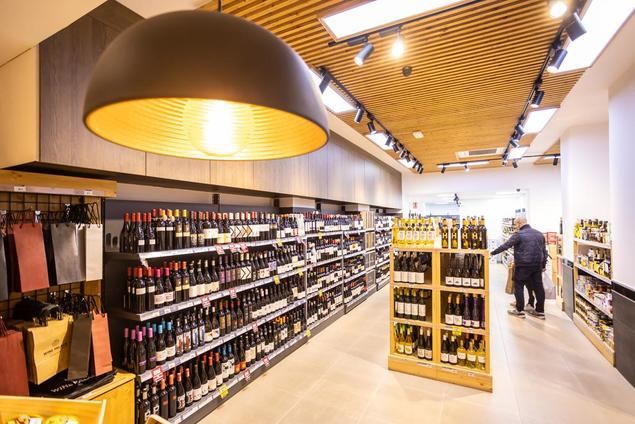La familia de Wine Palace crece con una nueva tienda en Poblenou