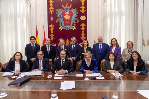 El Colegio de Abogados de Madrid sostiene que el pacto del PSOE con Puigdemont somete la independencia judicial a los políticos