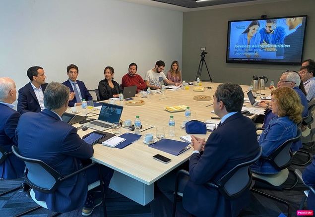 Uno de cada tres jóvenes se arrepiente de haber tomado decisiones sin asesoramiento legal