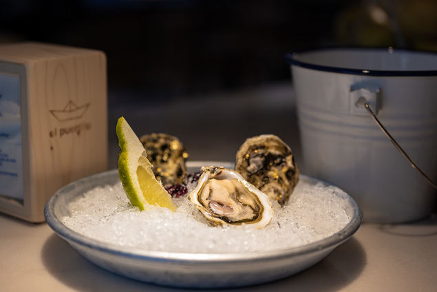 El Puertito: local que está creando una legión de ostradictos en Madrid