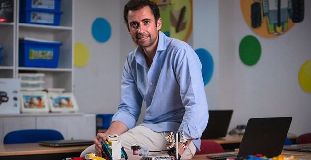 Borja Templado, fundador de Robots in Action, proyecto financiado con un préstamo Skills&Education de MicroBank.