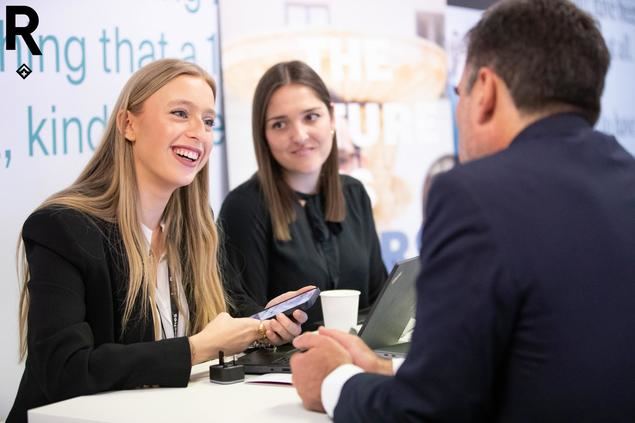 Empresas de lujo de todo el mundo encuentran jóvenes talentos en Les Roches, institución líder en formación hotelera en España
