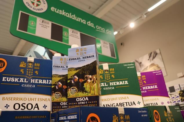 Lidl comercializará cerca de medio millón de litros de leche al año de pequeñas familias ganaderas vascas
