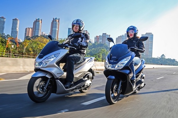 Más de 100.000 motos eléctricas circulan por España