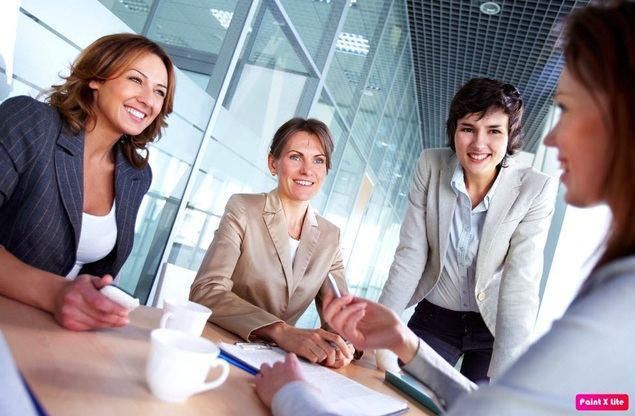 Mujeres directivas comparten sus reflexiones sobre el liderazgo femenino, el teletrabajo y las medidas para mejorar la situación del colectivo