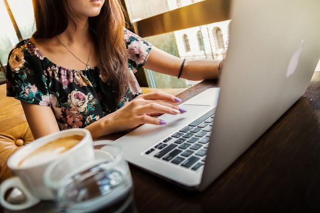Nómadas digitales: aumentan las finanzas en la nube como estrategia de inversión