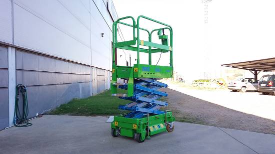 Plataformas de tijera: dispositivos especiales para trabajos en altura