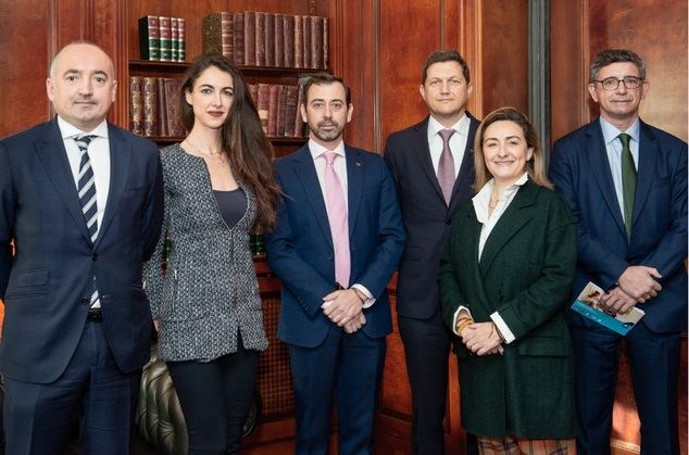 Expertos analizan la fuerte presión que sufre el sistema de pensiones 