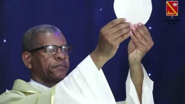 Monseñor Winston Mosquera Moreno.