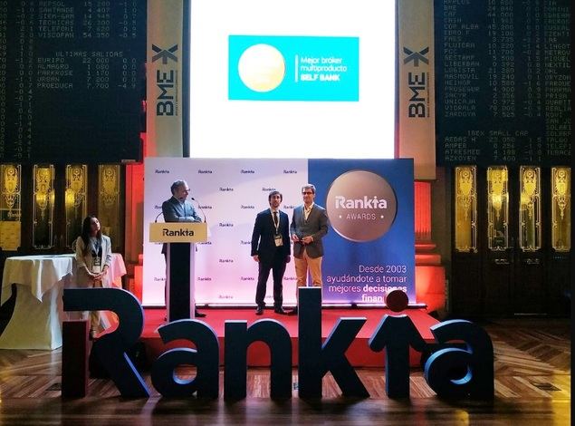 SelfBank by Singular Bank recibe el premio a Mejor Bróker Multiproducto
