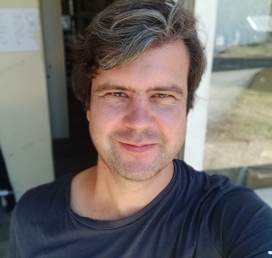 Es demasiado tarde para liderar en tecnología, aprovecha vendiendo las herramientas del futuro