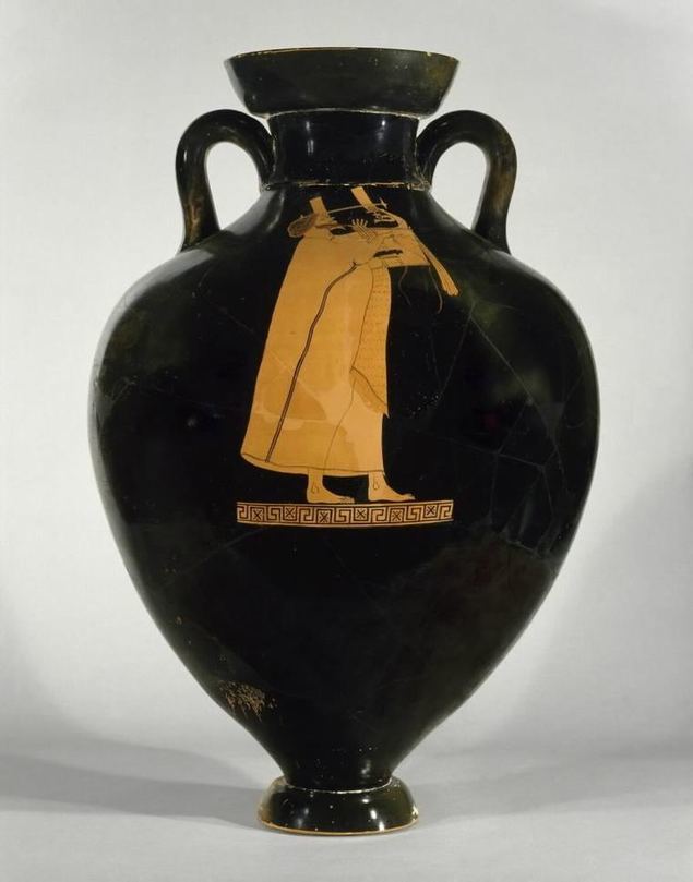 Anfora griega, s.V a.C. realizada por el 'pintor de Berlin'. Catálogo MNE-1005 (Foto: © Musée Louvre)