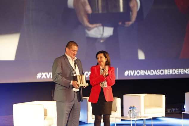 Román Ramírez recibe el premio del Centro Criptológico Nacional a la Trayectoria Profesional