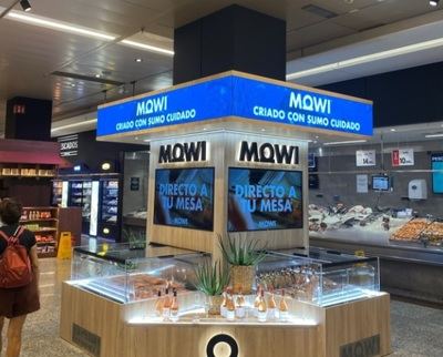 Mowi apuesta por El Corte Inglés de Marbella para la apertura de su primer córner