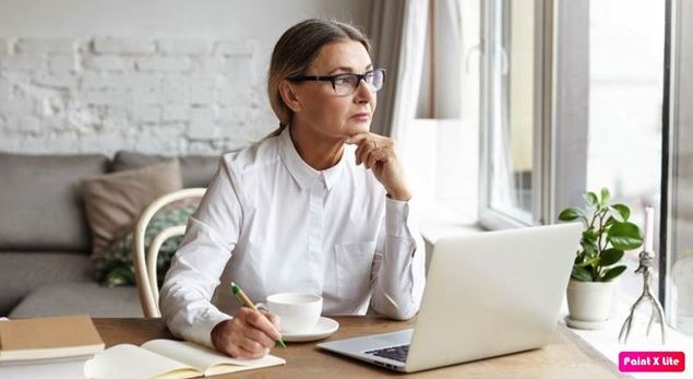 Proyectos de emprendimiento senior femenino impulsados por Generación Savia