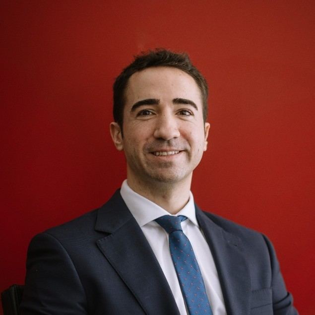 La estrategia caníbal de Booking Holdings hace subir el valor; Meta y Alphabet lo tendrán difícil para aumentar usuarios; Microsoft sigue viento en popa disparando resultados