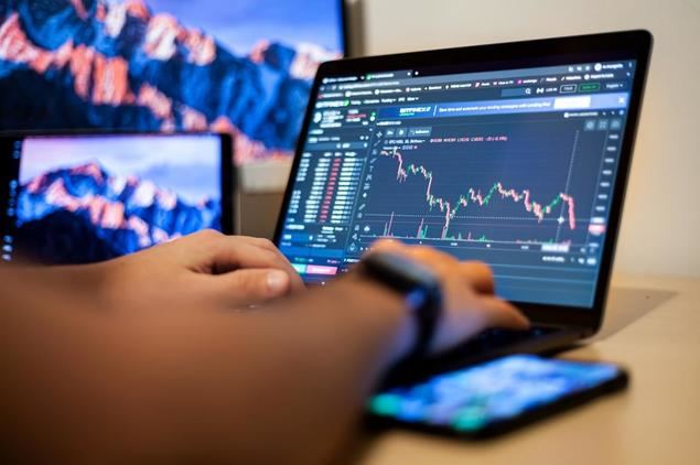 Cómo ganar dinero, aunque la Bolsa baje: Tradeando revela los secretos del Day-Trading