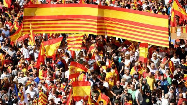 Los catalanes creeen menos en la independencia y están cansados de los políticos