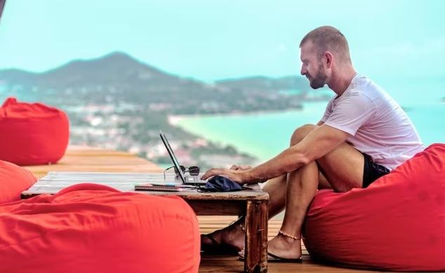El 80% de los empleados en España son contactados por el trabajo fuera del horario laboral