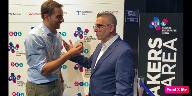 Sergi Ramo, CEO de groWZ Consultants, y Vala Afshar, evangelista digital de Salesforce