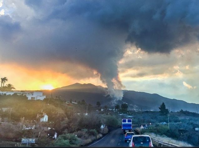 Políticos de La Palma reclaman que las ayudas oficiales no llegan y agradecen los gestos privados de solidaridad