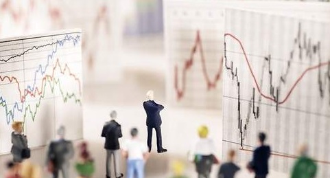Volatilidad, pero prioridad a la inversión en renta variable, con una alta inflación, es lo que se espera de los mercados