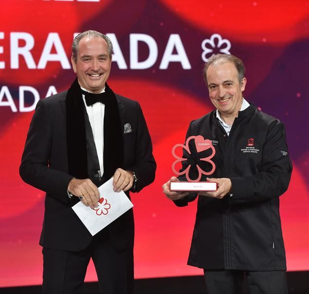 Nespresso Professional entrega el Premio al Mejor Servicio a Toni Gerez, jefe de sala del restaurante Castell Peralada