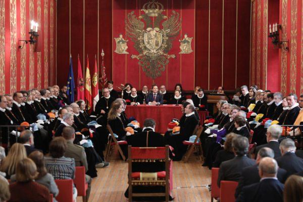 El alcalde de Toledo, Carlos Velázquez, preside el Cabildo de Apertura de la Cofradía Internacional de Investigadores