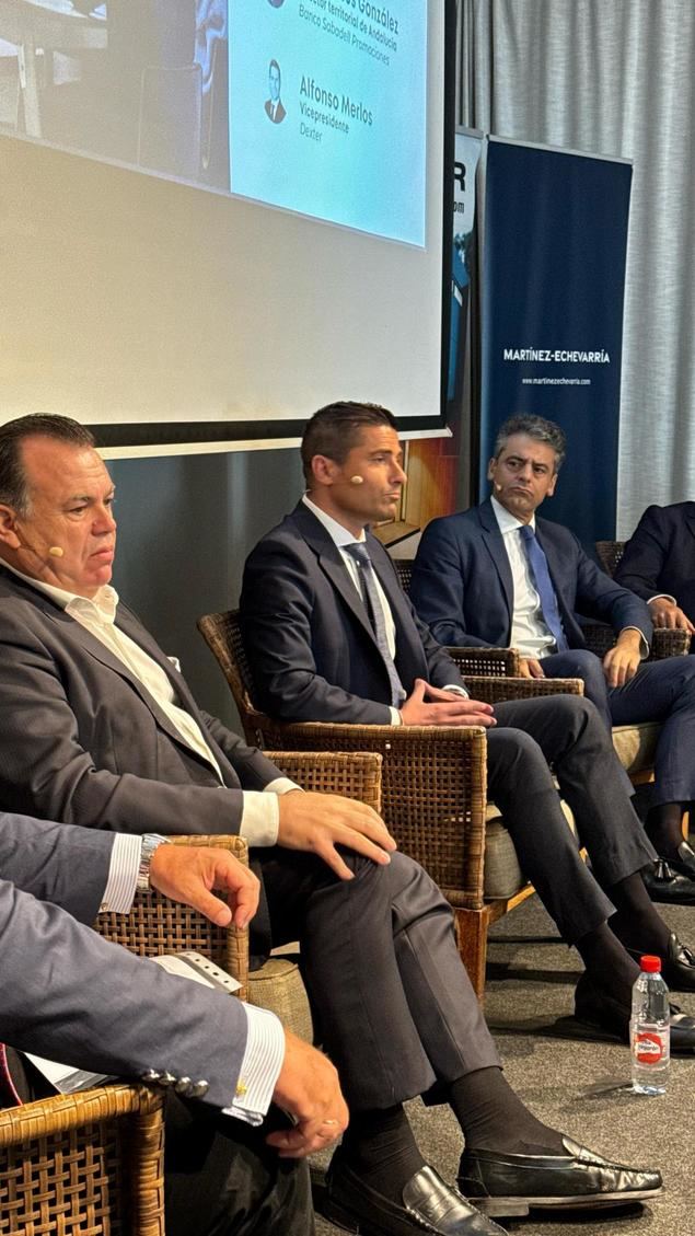 DEXTER consagra ante 300 empresarios su hegemonía como gestor e intermediario financiero en Málaga