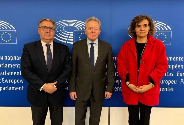 EL PP defiende el campo español ante los comisarios europeos