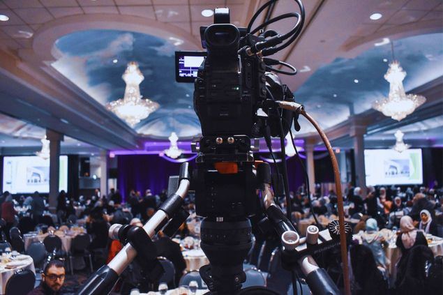 Tecnología avanzada para eventos empresariales memorables