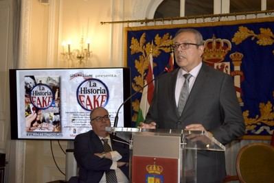 Madrid se volcó con Pedro Angulo en la presentación de ‘La Historia Fake’
