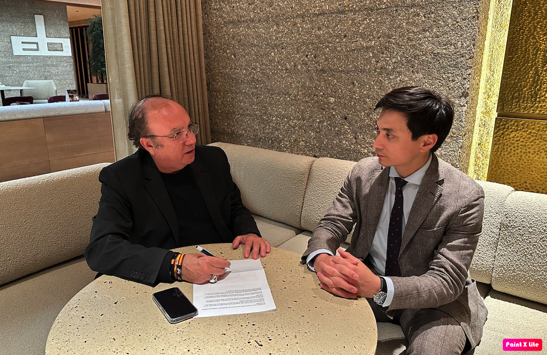 Nuestro director José Luis Barceló entrevista al viceministro de Inteligencia Artificial de Kazajistán, Dimitri Mun.