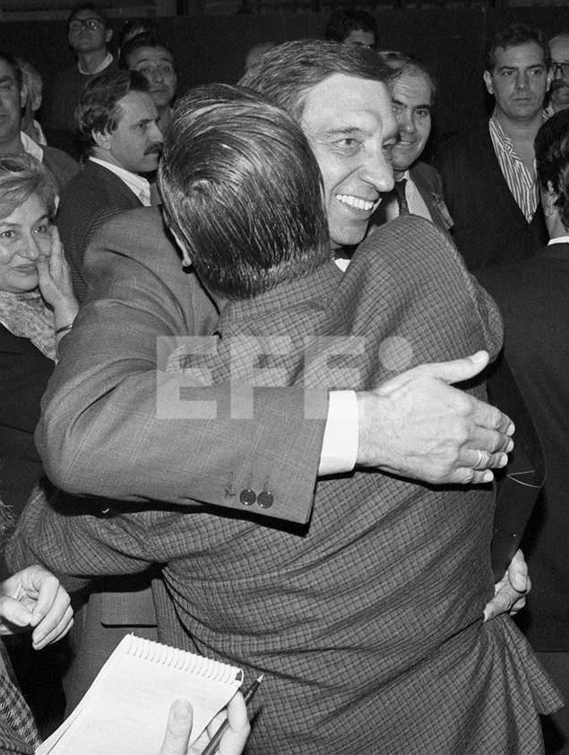 Rafael Calvo Ortega en una foto de la agencia EFE, cuando fue elegido en 1991 Presidente del CDS tras salir Adolfo Suárez.