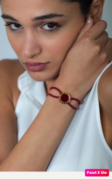 Lanzan una pulsera joya inteligente que te permite estar siempre seguro