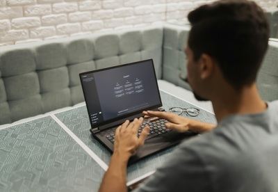 Solo el 33% de las pymes consigue escalar sus pilotos de IA a producción