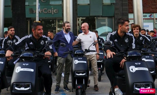 El equipo de futbol Burgos Club de Fútbol, que milita en 2ª División, se apunta a la movilidad verde