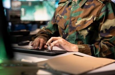 La OTAN alerta: la IA difumina la frontera entre ataques digitales y físicos