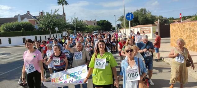 Más de 100 personas participaron en la marcha del Día Mundial del Alzhéimer del Centro Casaverde Pilar de la Horadada