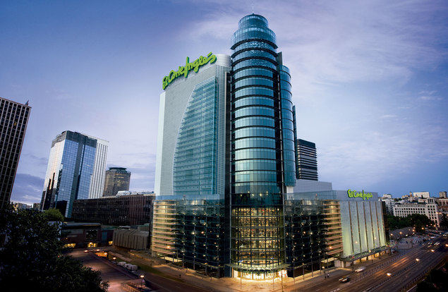 El Corte Inglés avanza en su compromiso con la AECC en el Día Mundial de la Investigación