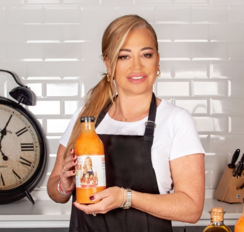 Belen Esteban continúa su etapa como empresaria con 'sabores de la esteban' y su nuevo producto: gazpacho kumato