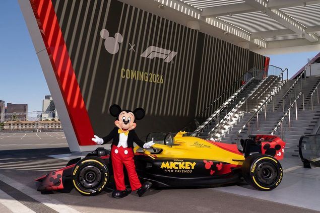 Mickey al volante: Cómo la alianza entre Disney y la F1 revolucionará el mercado