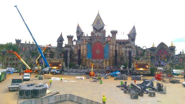 De las fallas a los decorados y escenografías: la evolución de los talleres valencianos