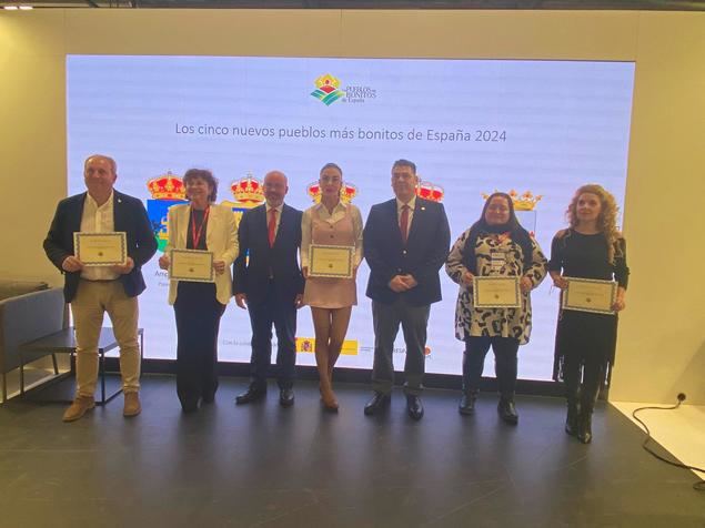 Ampudia, Comillas, Parauta, Trevejo y Trujillo reciben en Fitur su acreditación como uno de los nuevos Pueblos más Bonitos de España