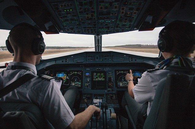 Las aerolíneas apuestan por la contratación de nuevos pilotos para 2022