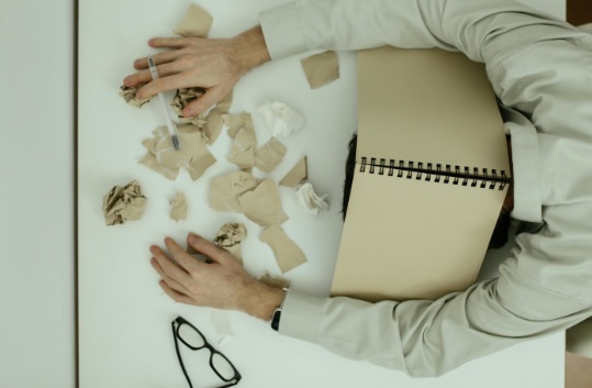 Los costes suben, los salarios no: el seguro se convierte en la herramienta para retener talento