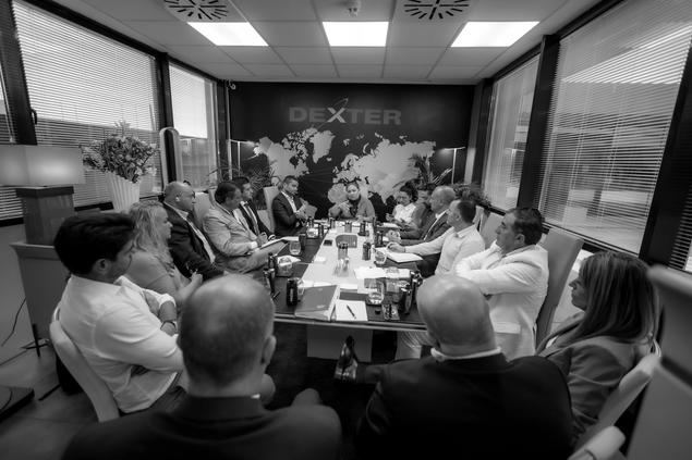 DEXTER afianza su liderazgo en préstamos-puente a empresarios de todos los sectores de la economía