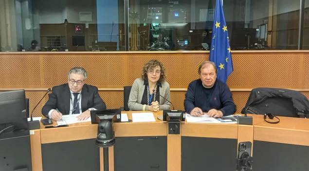 Verdemar reclama en el Parlamento Europeo “una protección real y efectiva del medio marino en el Estrecho de Gibraltar”