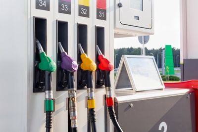 Cómo saber en qué gasolinera es más barato repostar esta Semana Santa