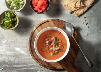 Celebrando el día internacional del gazpacho en el Ancla del Lago